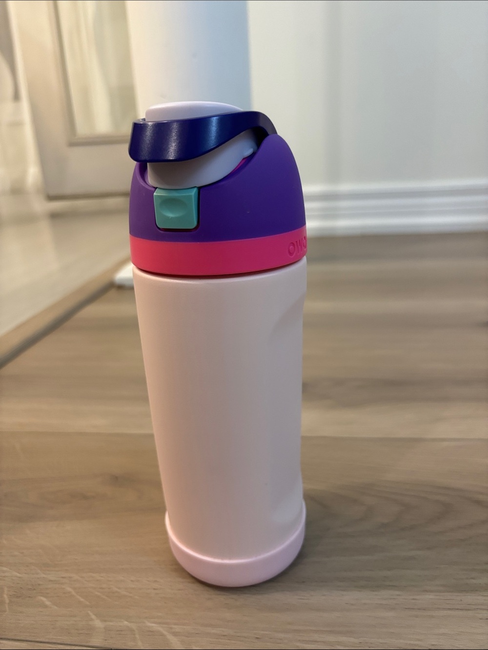 Owala freesip 473mls (16oz) water bottle